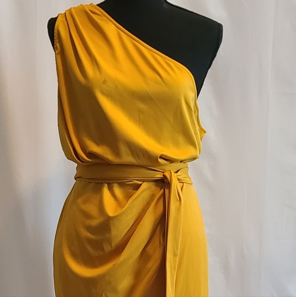Shein, Yellow, left off shoulder dinner/date dress - Picture 4 of 7